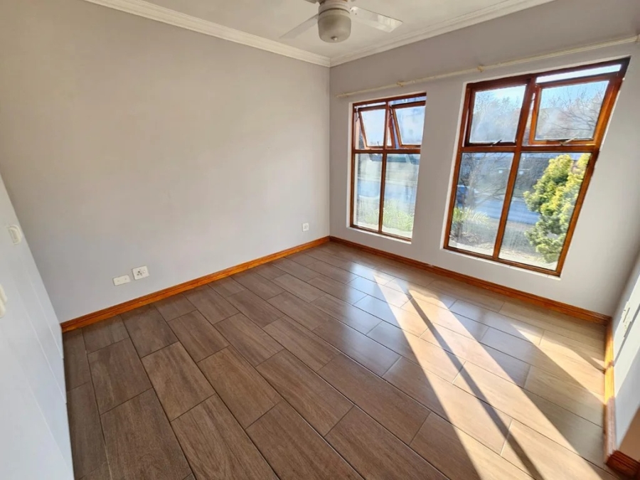 To Let 2 Bedroom Property for Rent in Bryanston Gauteng