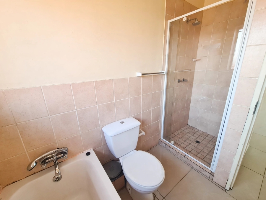 2 Bedroom Property for Sale in Edleen Gauteng
