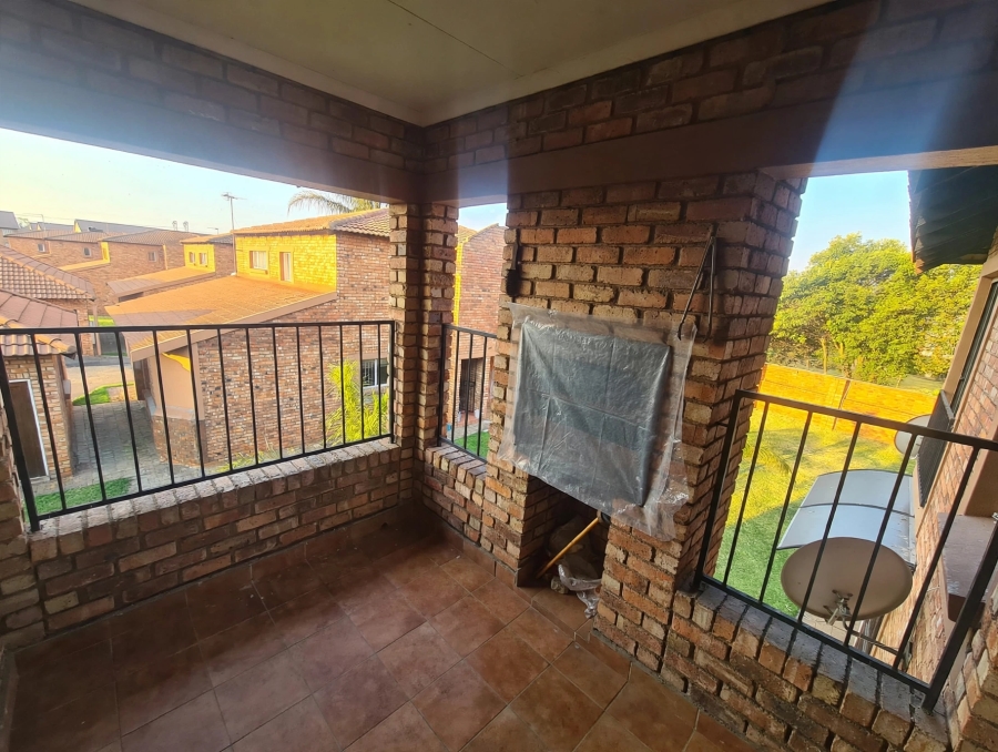 2 Bedroom Property for Sale in Edleen Gauteng