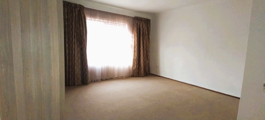 4 Bedroom Property for Sale in Kleinfontein Gauteng