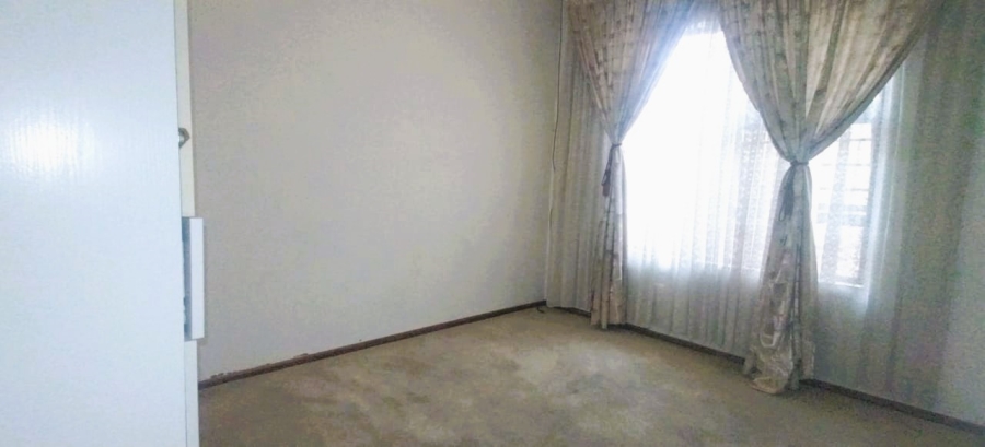 4 Bedroom Property for Sale in Kleinfontein Gauteng