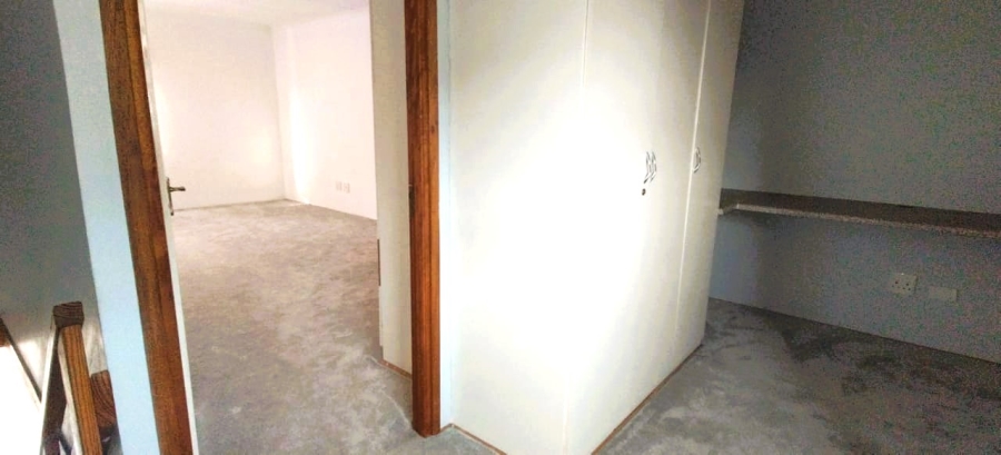 4 Bedroom Property for Sale in Kleinfontein Gauteng