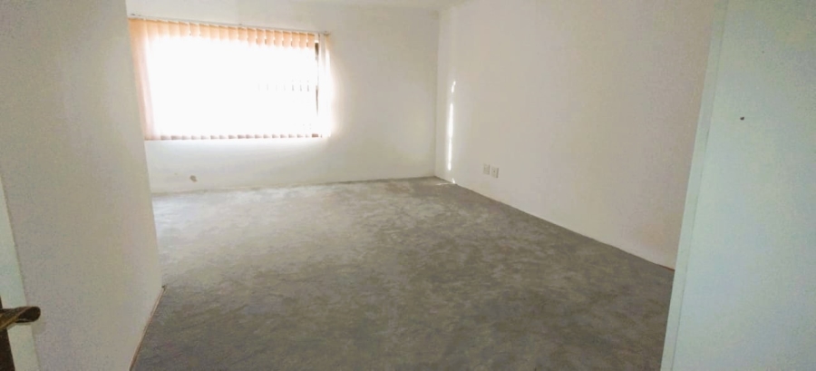 4 Bedroom Property for Sale in Kleinfontein Gauteng