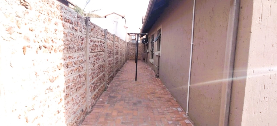 4 Bedroom Property for Sale in Kleinfontein Gauteng