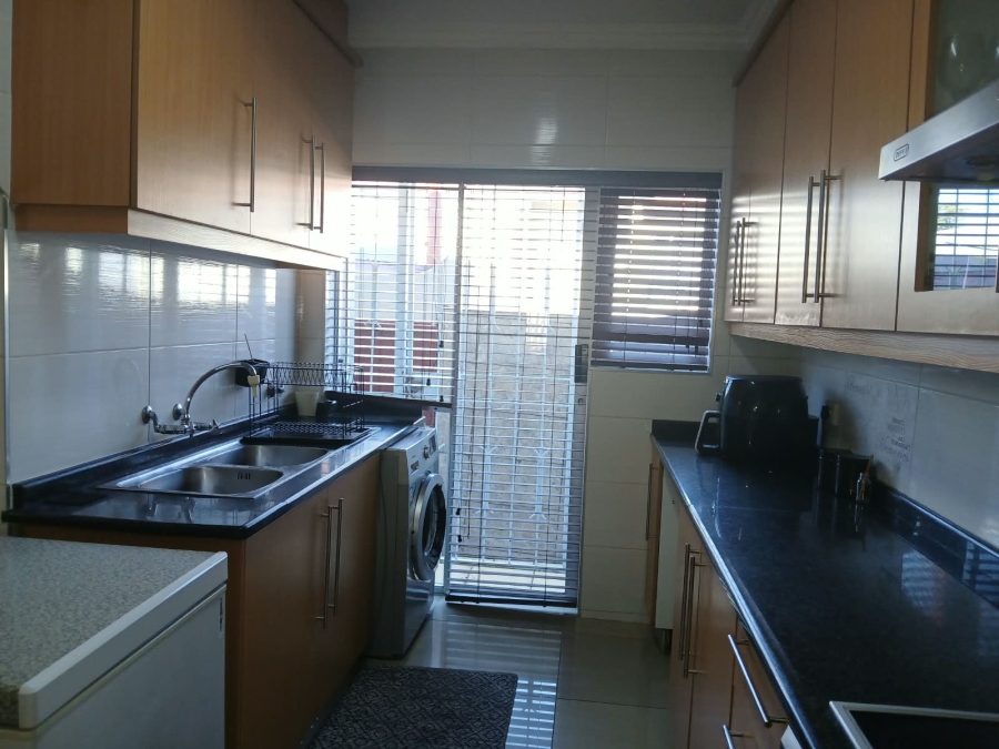 3 Bedroom Property for Sale in Mondeor Gauteng