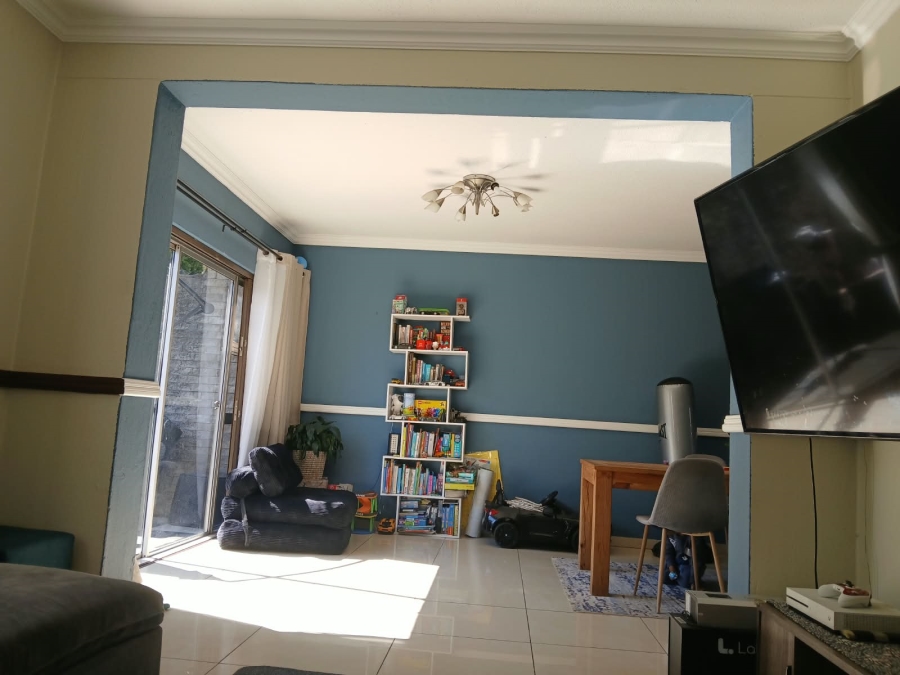 3 Bedroom Property for Sale in Mondeor Gauteng
