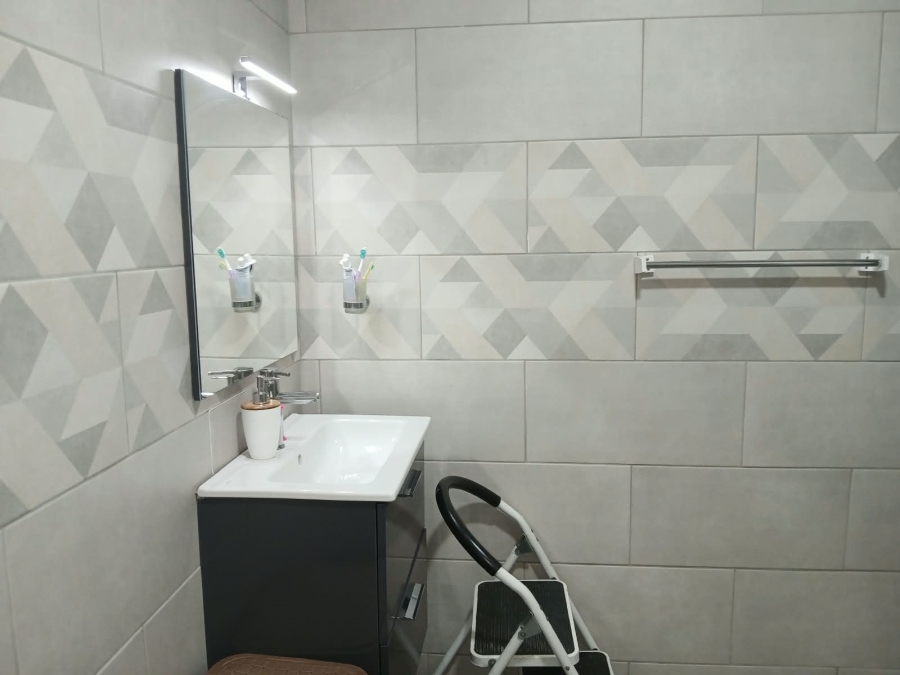 3 Bedroom Property for Sale in Mondeor Gauteng
