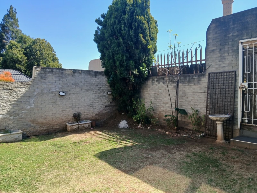 3 Bedroom Property for Sale in Mondeor Gauteng
