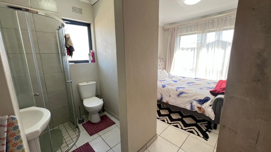 3 Bedroom Property for Sale in Kenleaf Gauteng