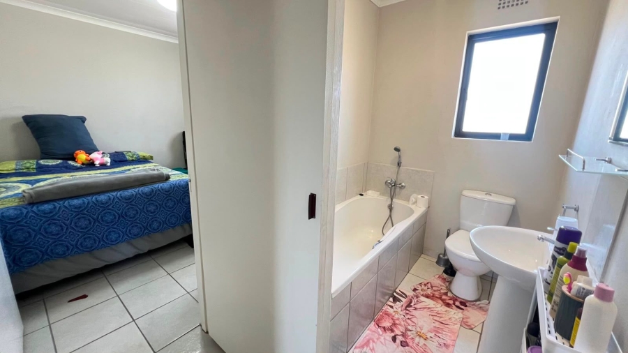 3 Bedroom Property for Sale in Kenleaf Gauteng