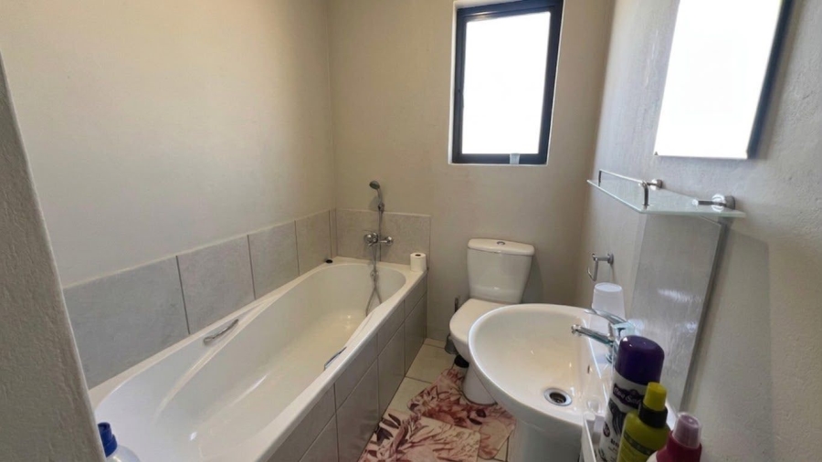 3 Bedroom Property for Sale in Kenleaf Gauteng