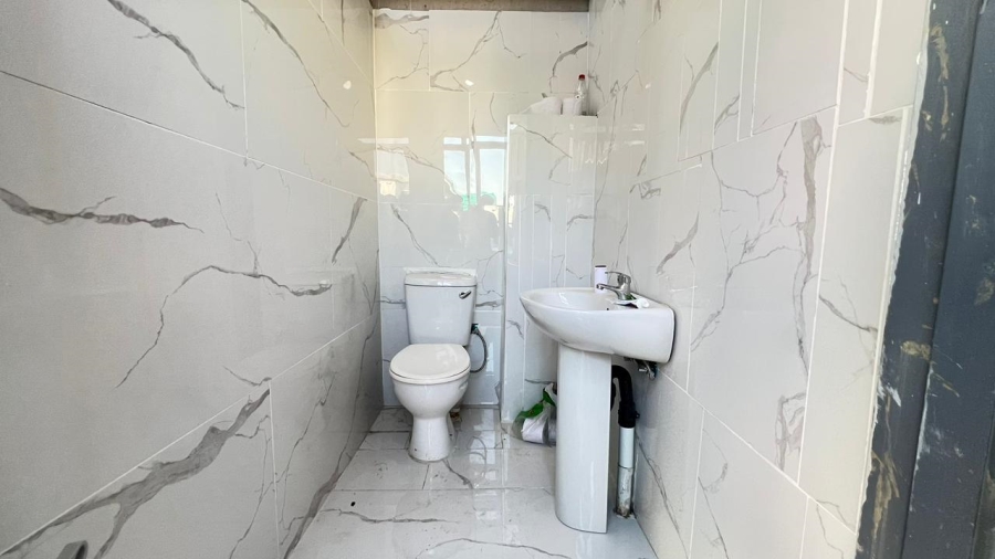 6 Bedroom Property for Sale in Crystal Park Gauteng