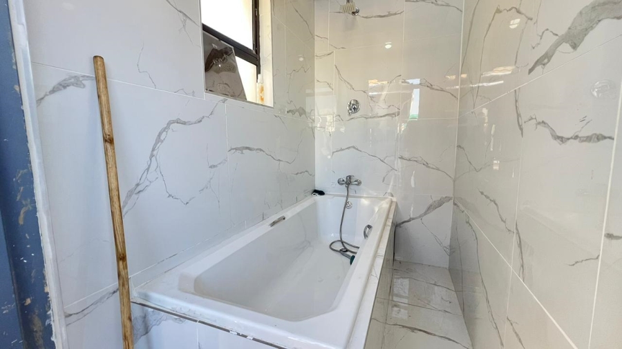 6 Bedroom Property for Sale in Crystal Park Gauteng