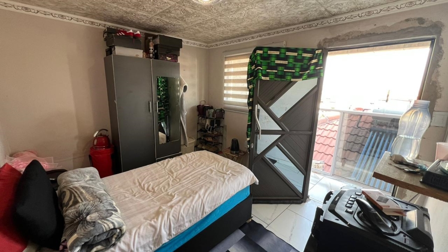 6 Bedroom Property for Sale in Crystal Park Gauteng