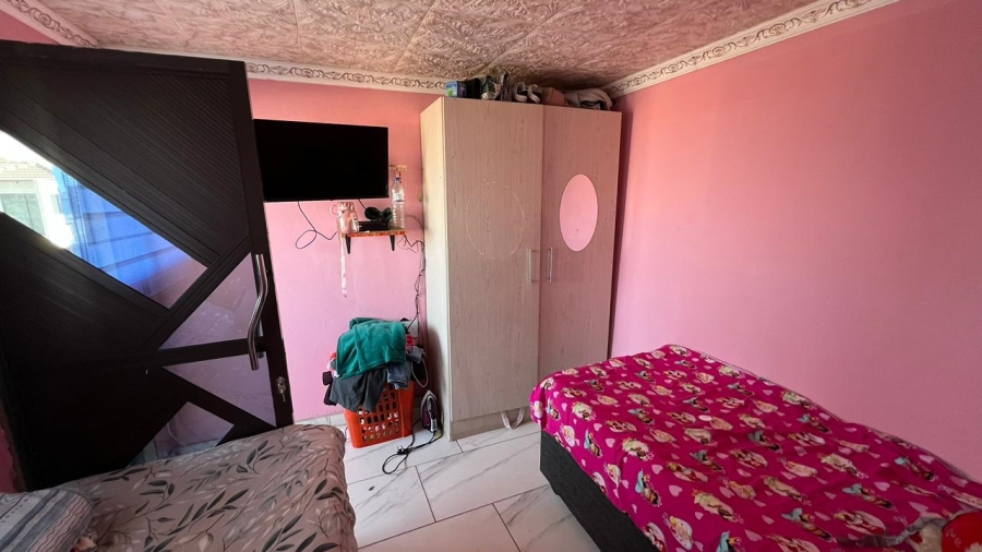6 Bedroom Property for Sale in Crystal Park Gauteng
