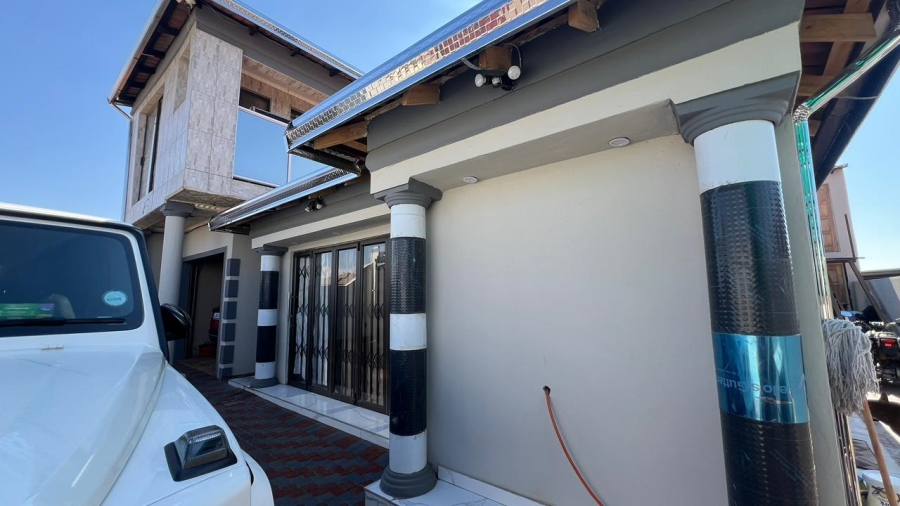 6 Bedroom Property for Sale in Crystal Park Gauteng