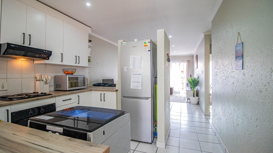 2 Bedroom Property for Sale in Ravenswood Gauteng