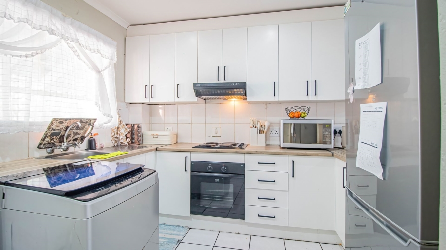 2 Bedroom Property for Sale in Ravenswood Gauteng