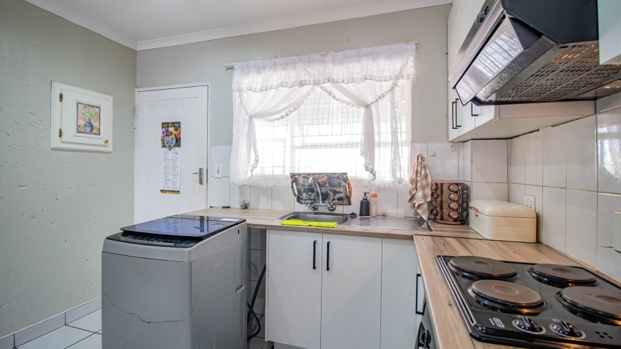 2 Bedroom Property for Sale in Ravenswood Gauteng
