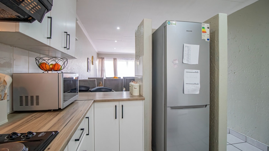 2 Bedroom Property for Sale in Ravenswood Gauteng