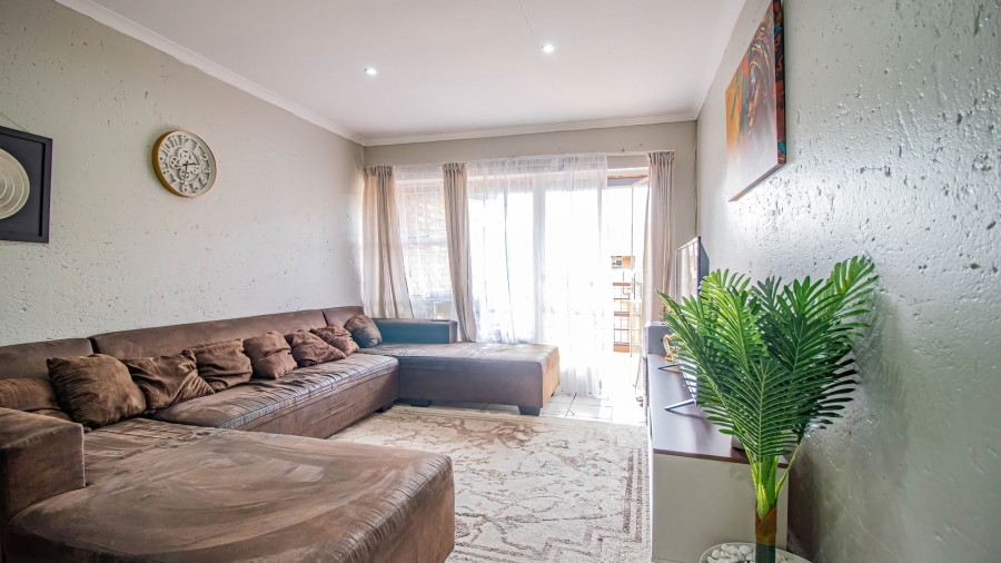 2 Bedroom Property for Sale in Ravenswood Gauteng
