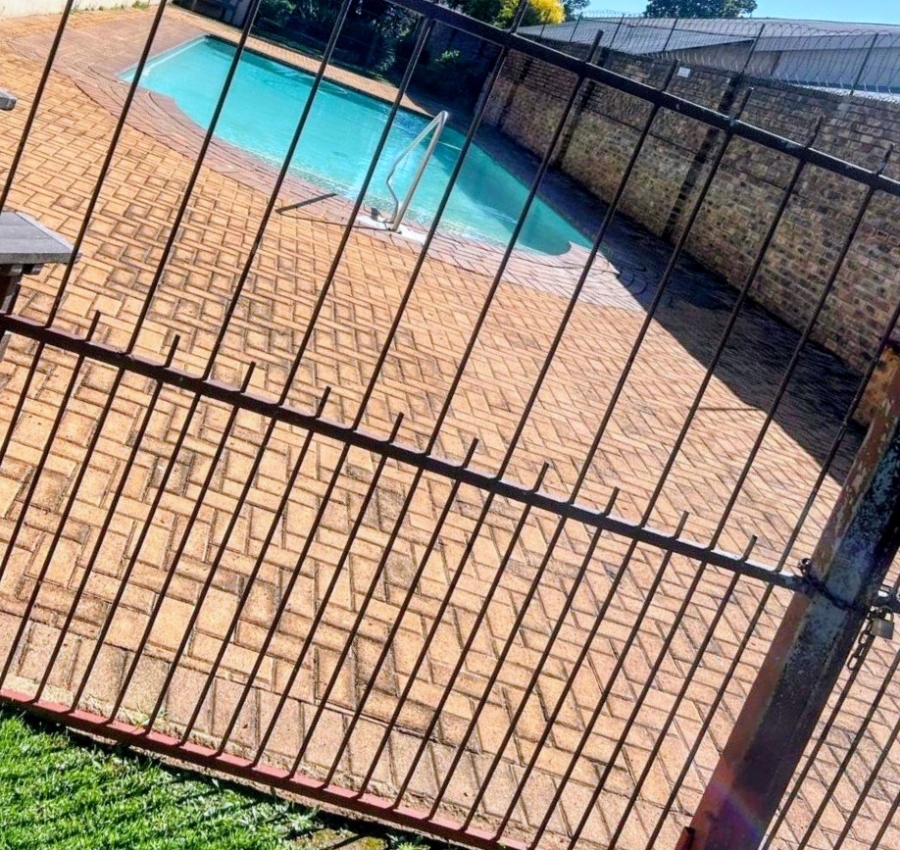 2 Bedroom Property for Sale in Ravenswood Gauteng