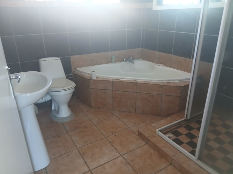 To Let 4 Bedroom Property for Rent in Illiondale Gauteng