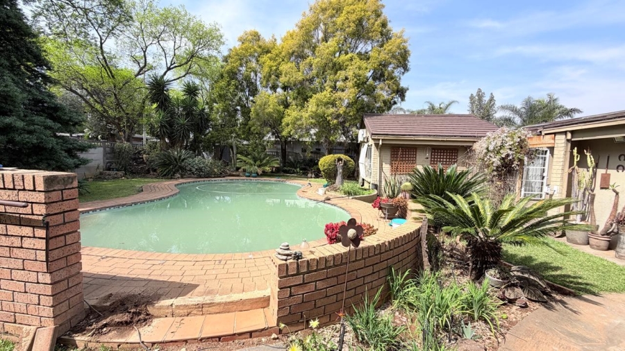 4 Bedroom Property for Sale in Moregloed Gauteng