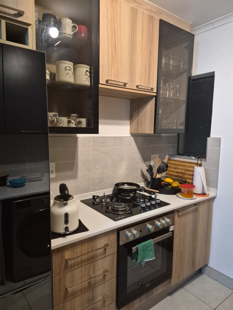 To Let 2 Bedroom Property for Rent in Glen Marais Gauteng