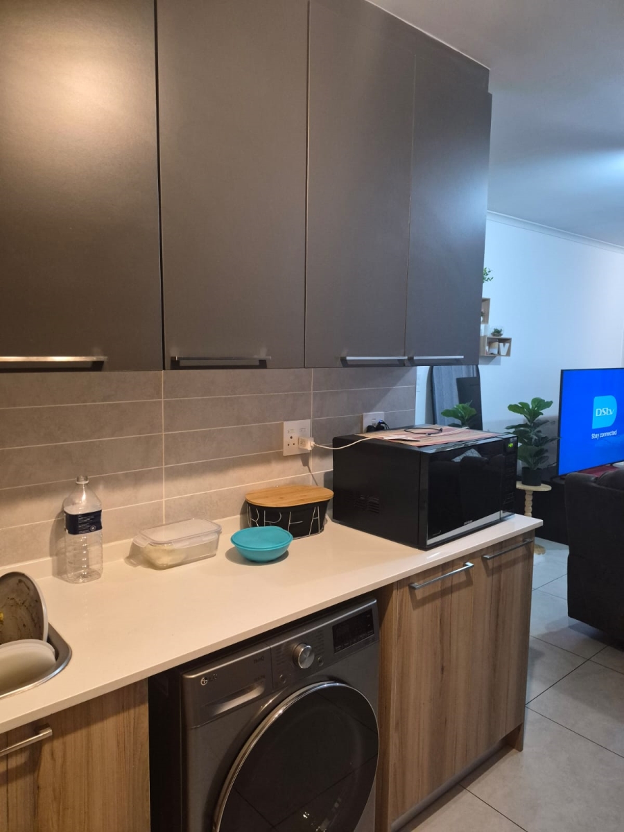 To Let 2 Bedroom Property for Rent in Glen Marais Gauteng
