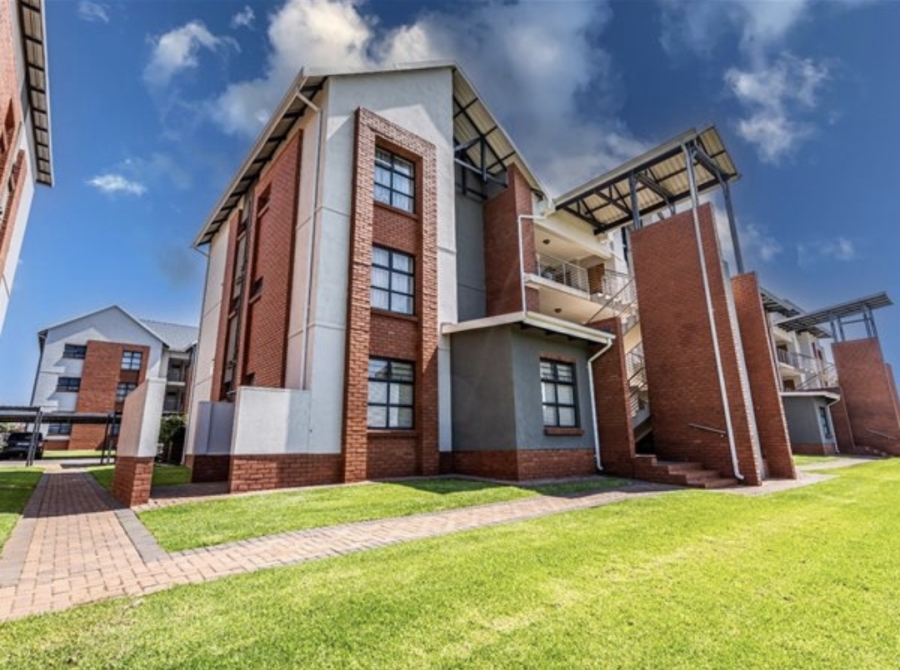 To Let 2 Bedroom Property for Rent in Glen Marais Gauteng