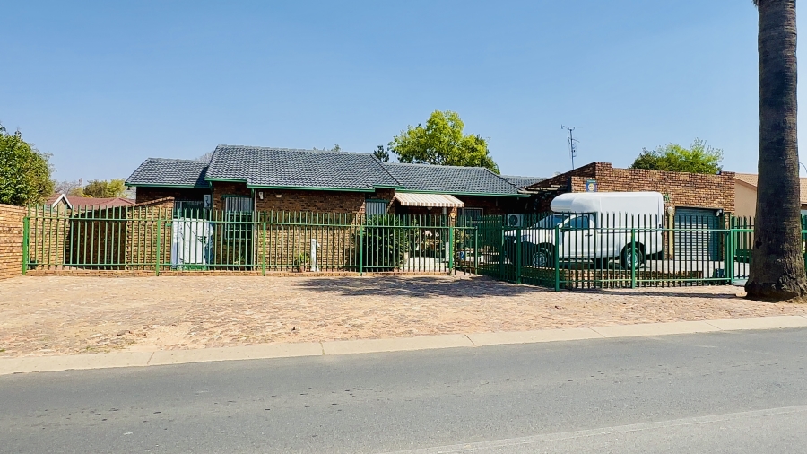 3 Bedroom Property for Sale in Dalpark Gauteng