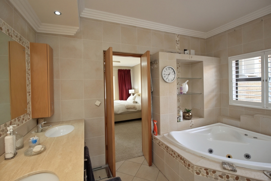 4 Bedroom Property for Sale in Bedfordview Gauteng