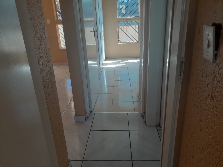 To Let 2 Bedroom Property for Rent in Meredale Gauteng