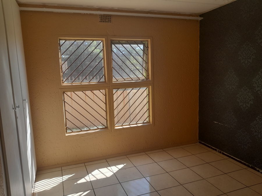 To Let 2 Bedroom Property for Rent in Meredale Gauteng