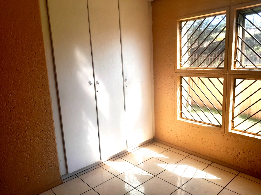 To Let 2 Bedroom Property for Rent in Meredale Gauteng