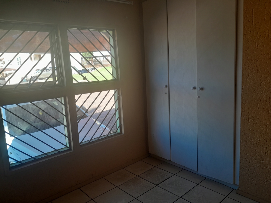 To Let 2 Bedroom Property for Rent in Meredale Gauteng