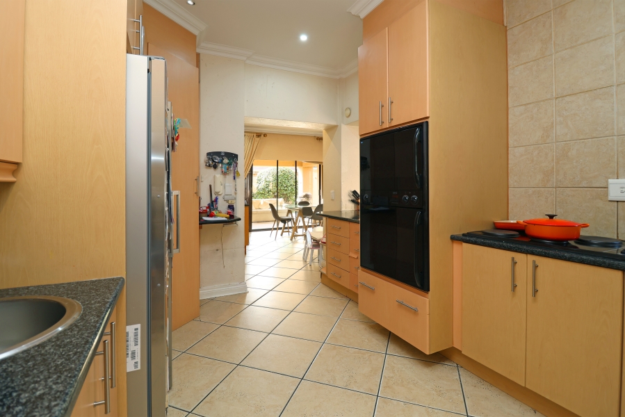 To Let 3 Bedroom Property for Rent in Waverley Gauteng