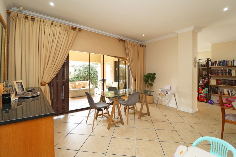 To Let 3 Bedroom Property for Rent in Waverley Gauteng