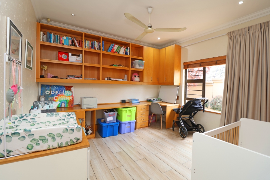 To Let 3 Bedroom Property for Rent in Waverley Gauteng