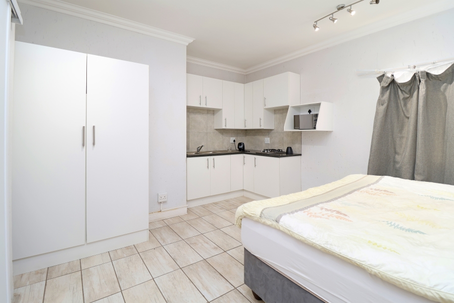 To Let 3 Bedroom Property for Rent in Waverley Gauteng