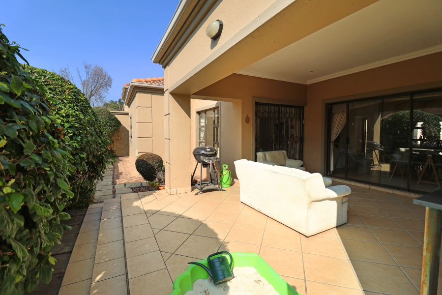 To Let 3 Bedroom Property for Rent in Waverley Gauteng