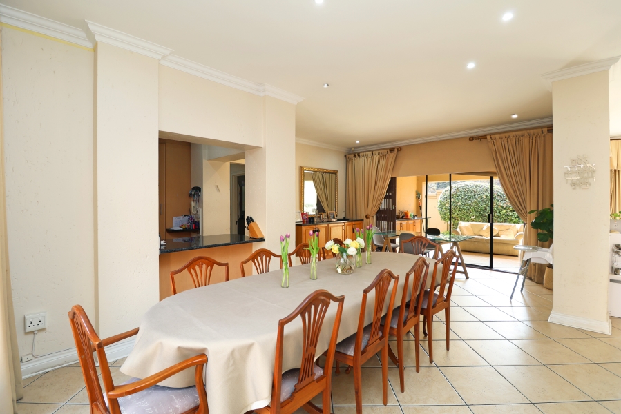 To Let 3 Bedroom Property for Rent in Waverley Gauteng