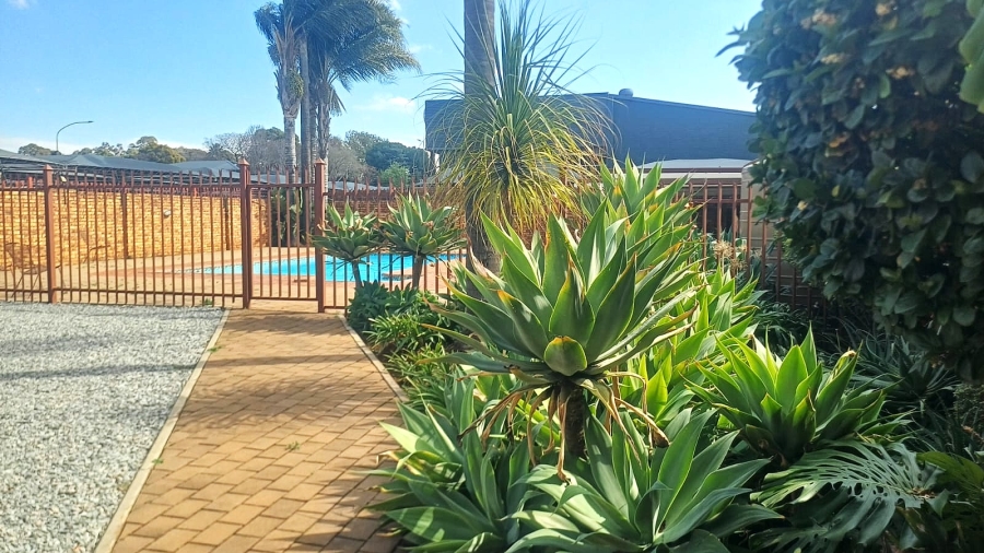To Let 2 Bedroom Property for Rent in Hennopspark Gauteng