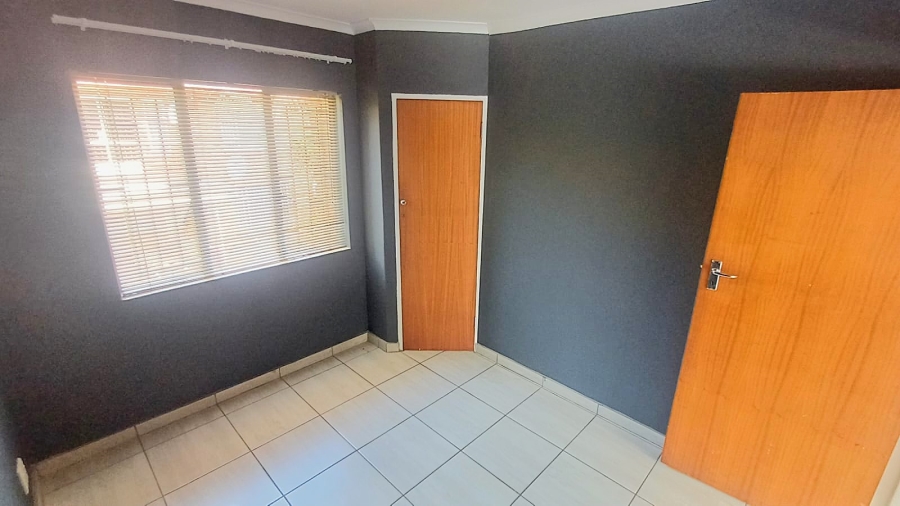 To Let 2 Bedroom Property for Rent in Hennopspark Gauteng