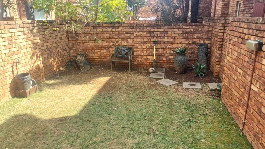 To Let 2 Bedroom Property for Rent in Hennopspark Gauteng