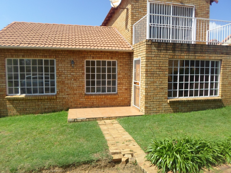 To Let 3 Bedroom Property for Rent in Groblerpark Gauteng