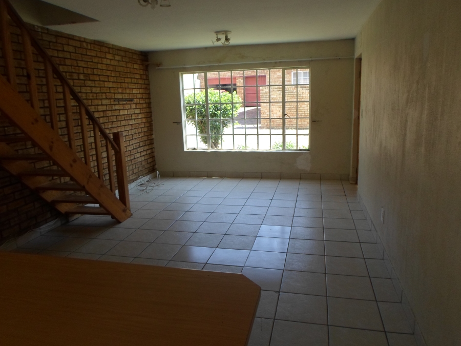 To Let 3 Bedroom Property for Rent in Groblerpark Gauteng