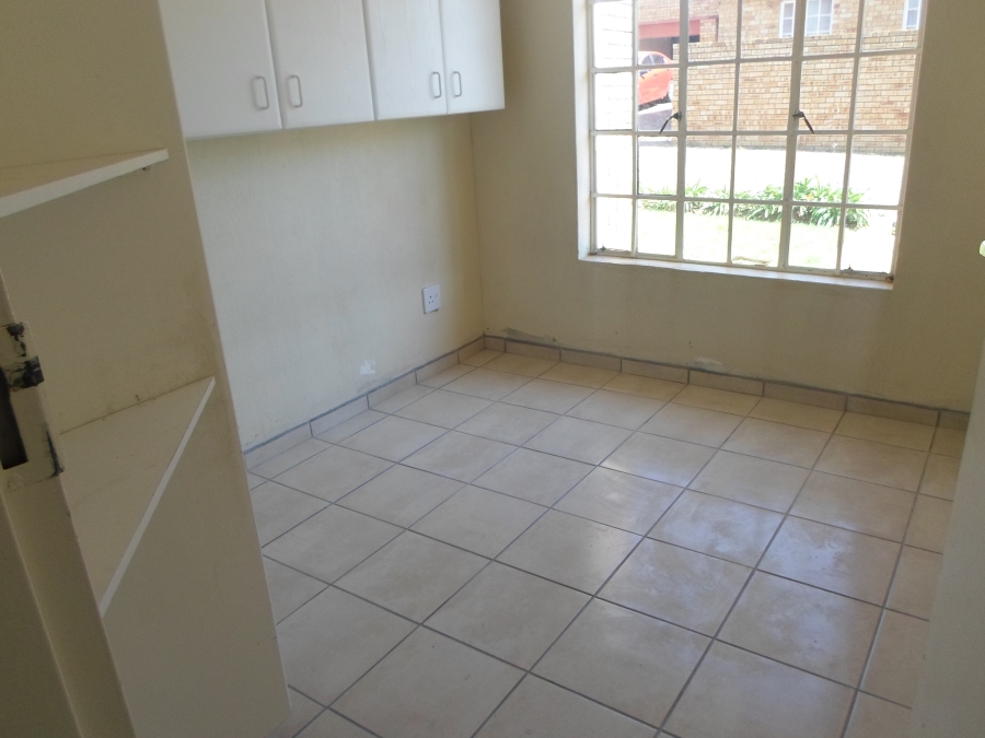 To Let 3 Bedroom Property for Rent in Groblerpark Gauteng