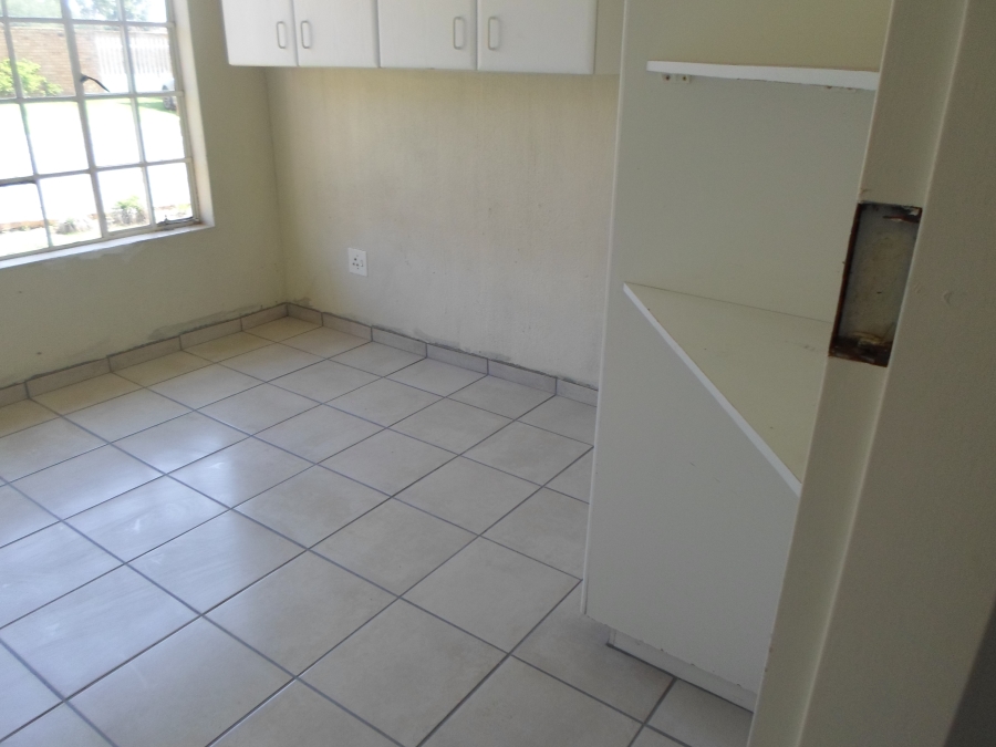 To Let 3 Bedroom Property for Rent in Groblerpark Gauteng
